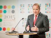 Schwedens sozialdemokratischer Ministerpräsident Stefan Löfven verliert aufgrund seiner lockeren Asylpolitik zunehmend Wählerstimmen und versucht nun mit einer härteren Gangart zu überzeugen. (Foto: flickr/ Socialdemokraterna)