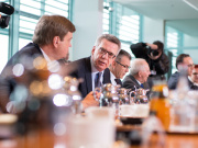 2016, 2017 und 2018 werden jeweils 1.000 Bundespolizisten eingestellt. Dafür beschoss heute das Kabinett die Finanzeckwerte. Der Etat von Bundesinnenminster Dr. Thomas de Maiziere überschreitet erstmals die 8 Milliarden Euro Marke (Foto: BMI)