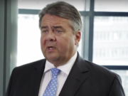 Neun Tage vor der Kanzlerin sagte Wirtschaftsminister und Vizekanzler Sigmar Gabriel am 22. August 2016 in einer Videobotschaft auf seiner Homepage: "Ich bin sicher: Wir schaffen das!" (Foto: Youtube/Sigmar Gabriel)