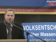 Ex-Radiomoderator Leif-Erkik Holm sammelte als AfD-Spitzenkandidat für den Schweriner Landtag Punkte, weil er das Volk über Masseneinwanderungen entscheiden lassen will (Foto: Youtube/AfD-Demo am 17.10.2015 in Rostock)