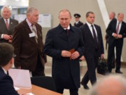 Wladimir Putin (63) gab gestern Mittag im Moskauer Wahllokal Nummer 2151 wortlich seine Stimme für die Staats-Duma ab (Foto: Kremlin.ru)