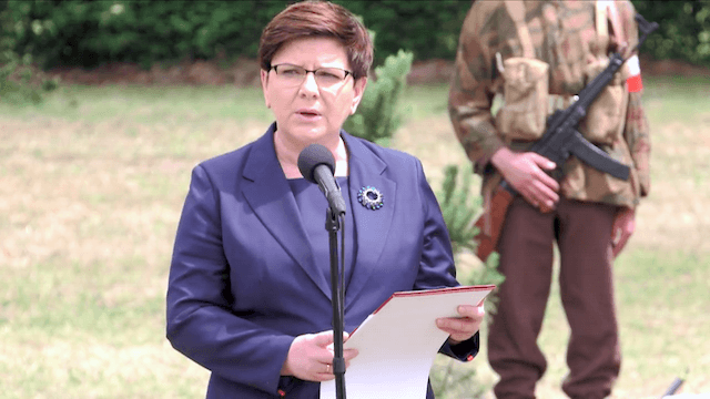 Polens Ministerpräsidentin Beata Szydlo nimmt sich Auschwitz als Mahnung, für die Sicherheit der Bürger zu sorgen. (Screenshot: YouTube)