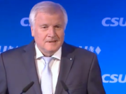 Horst Seehofer will die CSU darüber diskutieren lassen, ob man eine eigene Fraktion im Bundestag aufmacht. (Screenshot: YouTube)