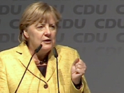 Unter Angela Merkel stürzen CDU und CSU in der aktuellen Emnid-Wahlumfrage weiter ab. (Screenshot: YouTube)