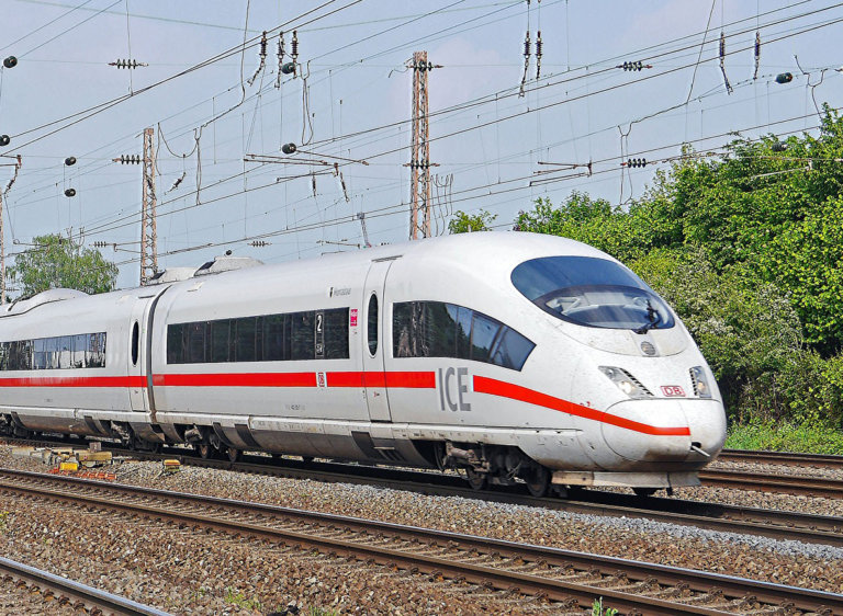 Deutsche Bahn Tests New CheckIn"